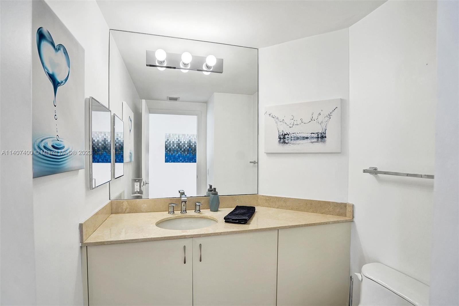 AKOYA CONDO - Residential