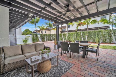 Tiny photo for 3525 W 94th St, Hialeah, FL 33018 (MLS # A12006381)