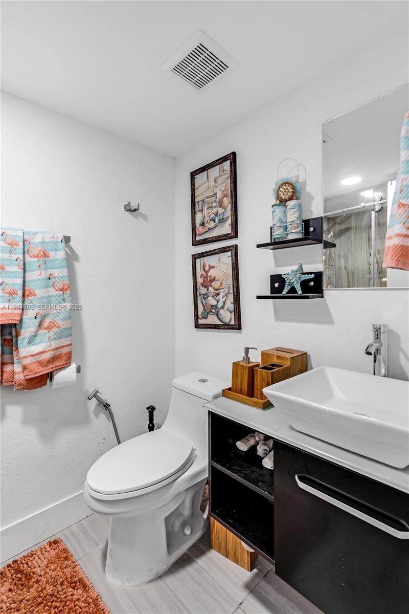 ISLE OF PARADISE CO-OP F - Residential