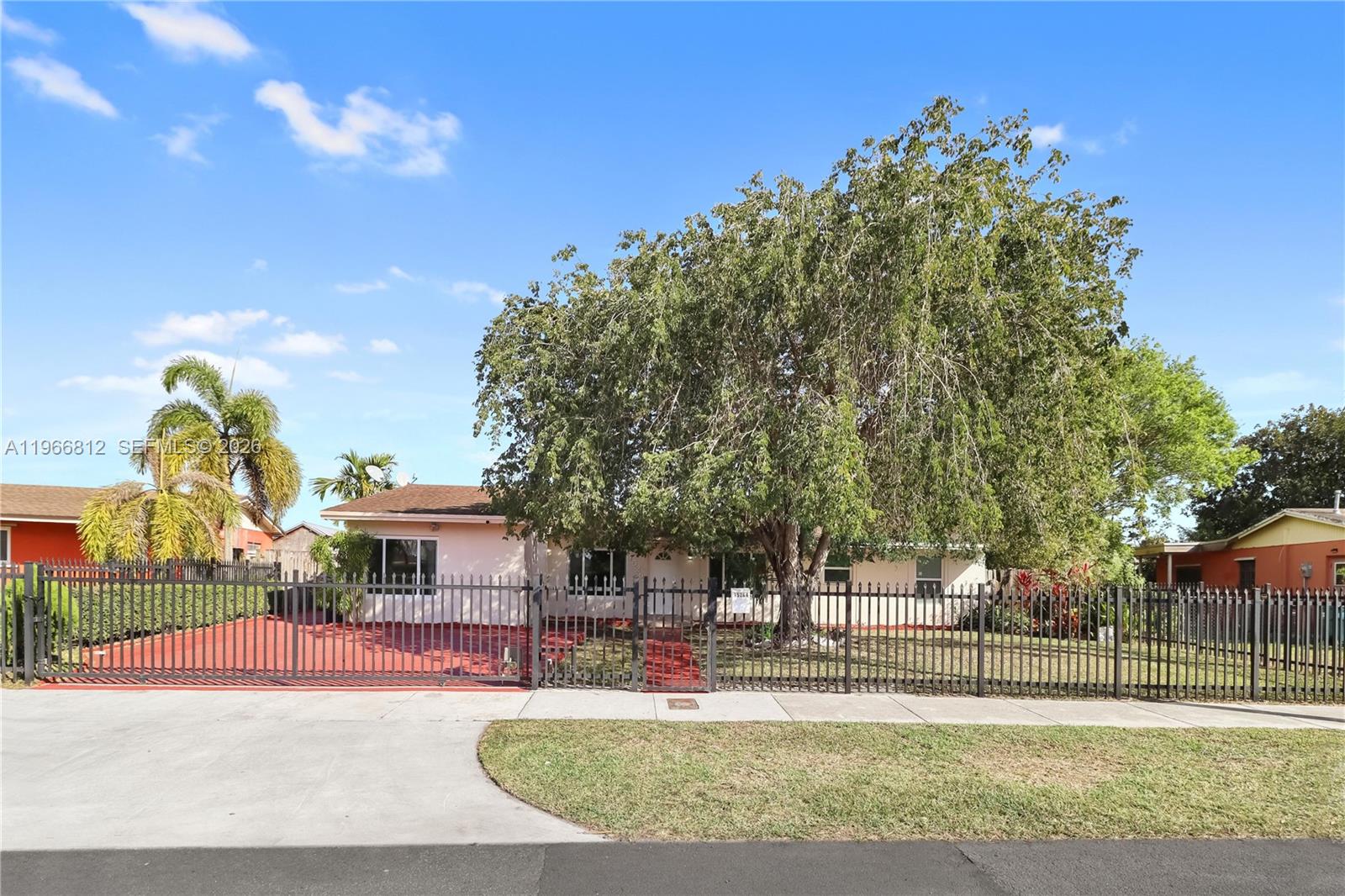 FAIRWAY VILLAS - Residential