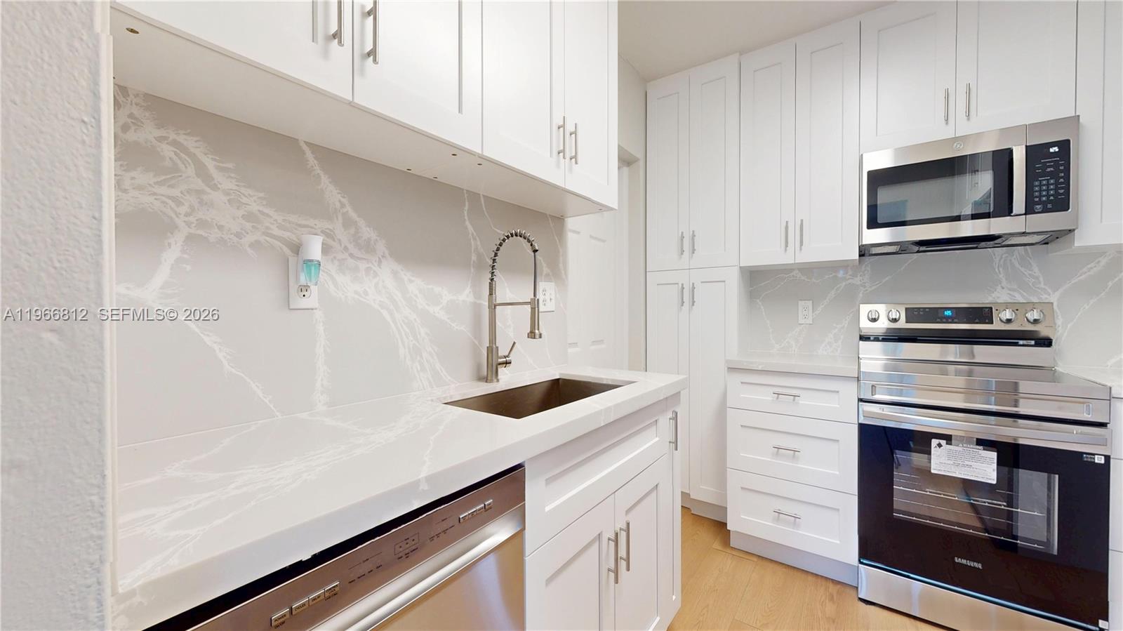 FAIRWAY VILLAS - Residential