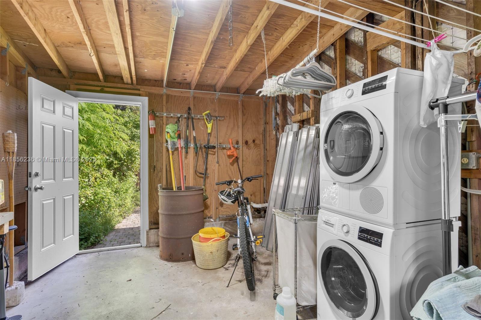 CAMBRIDGE LAWNS - Residential