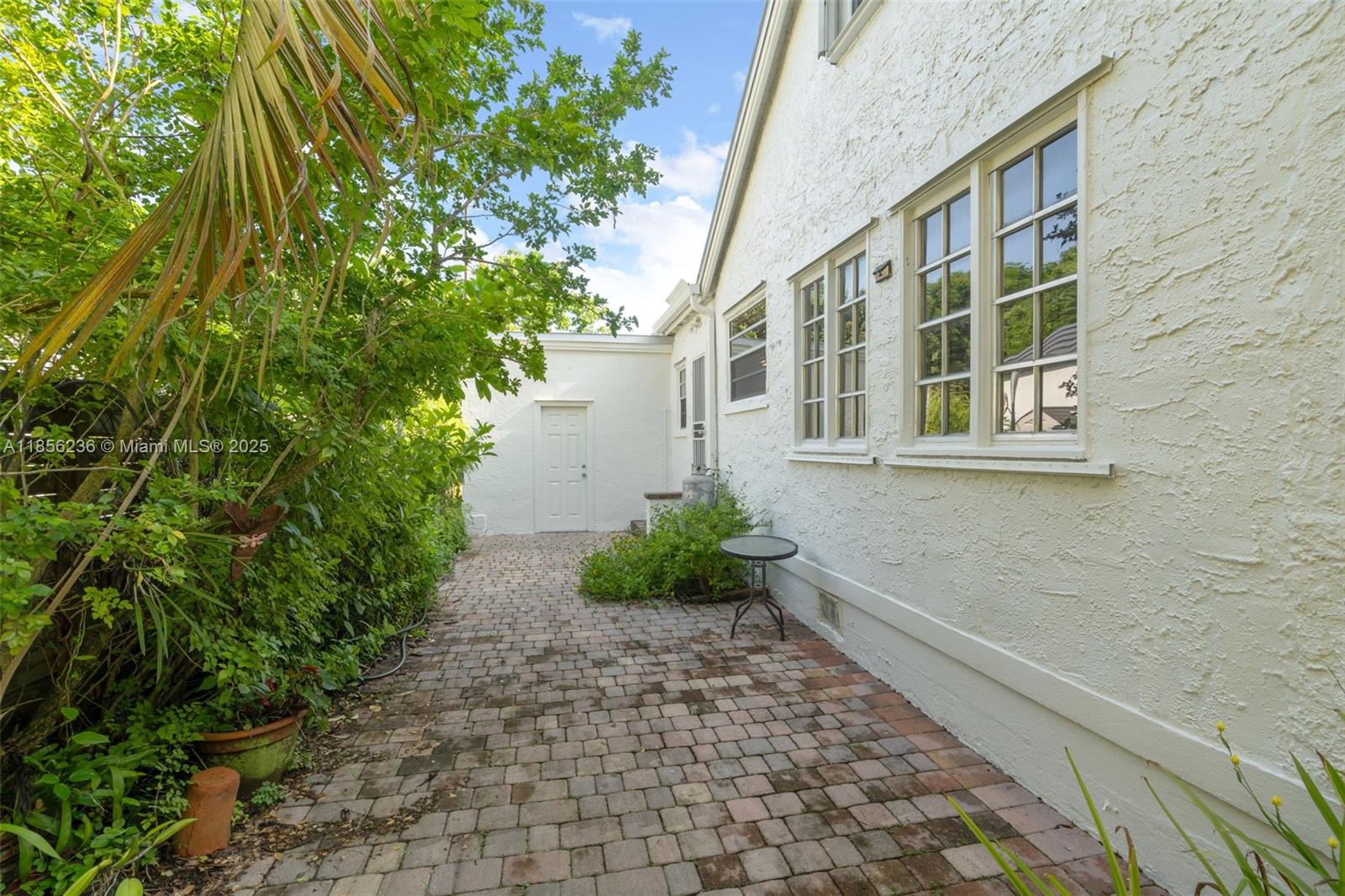 CAMBRIDGE LAWNS - Residential