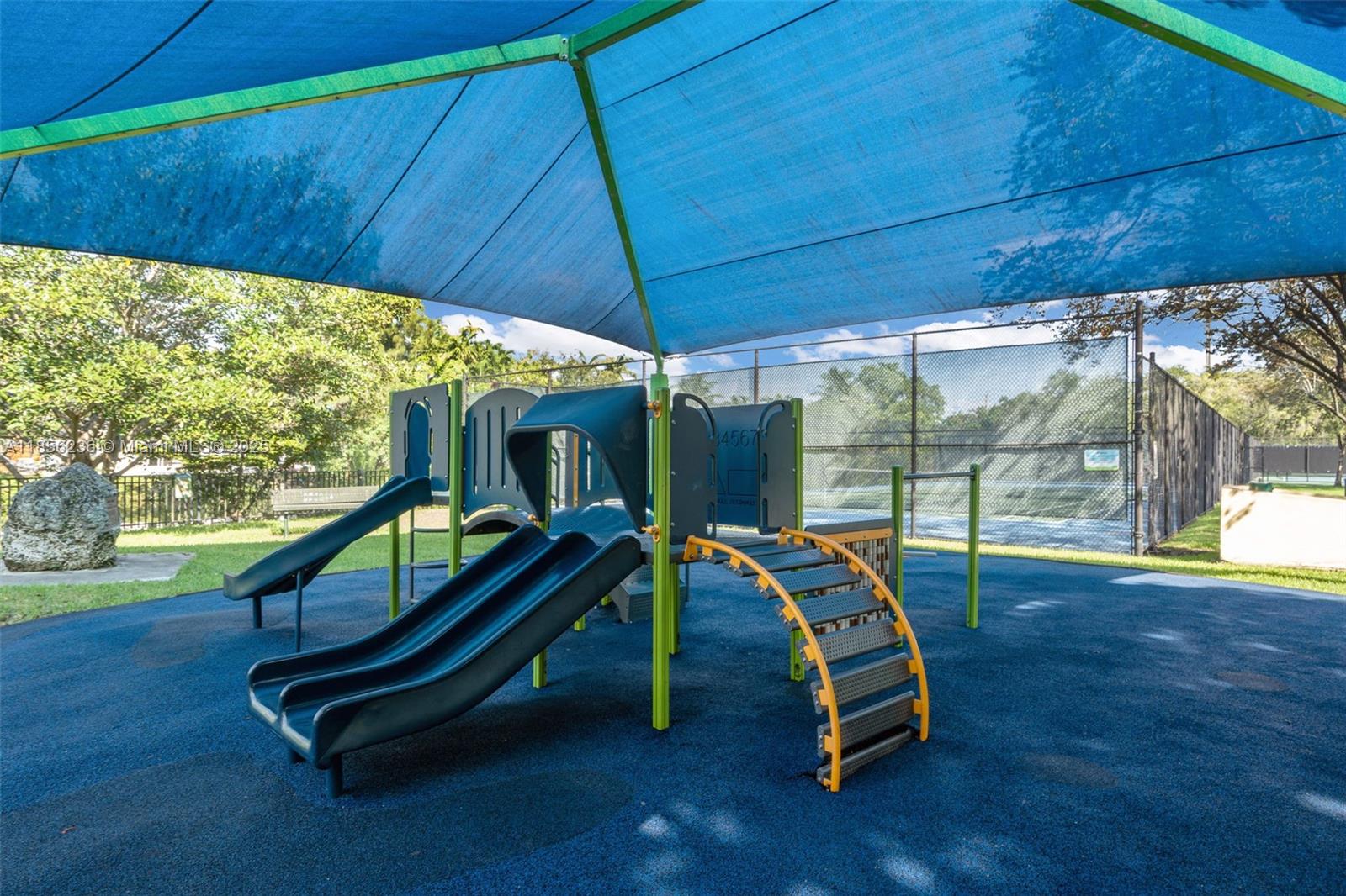 CAMBRIDGE LAWNS - Residential