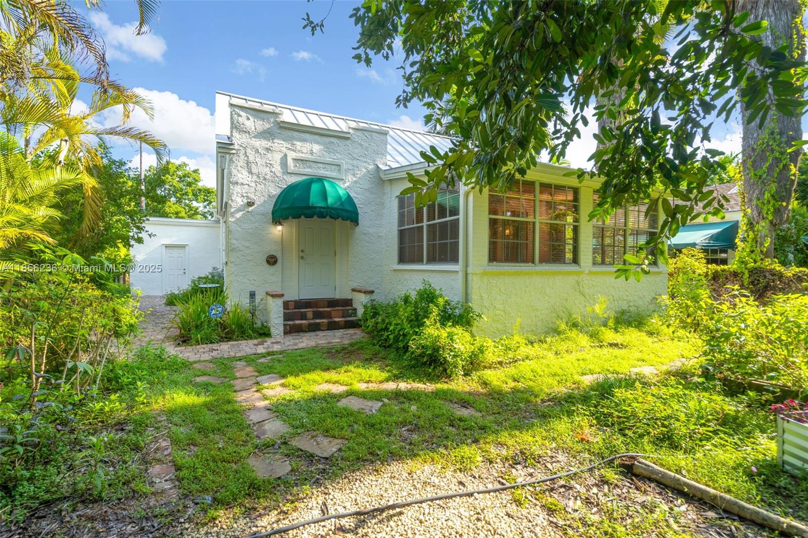 CAMBRIDGE LAWNS - Residential