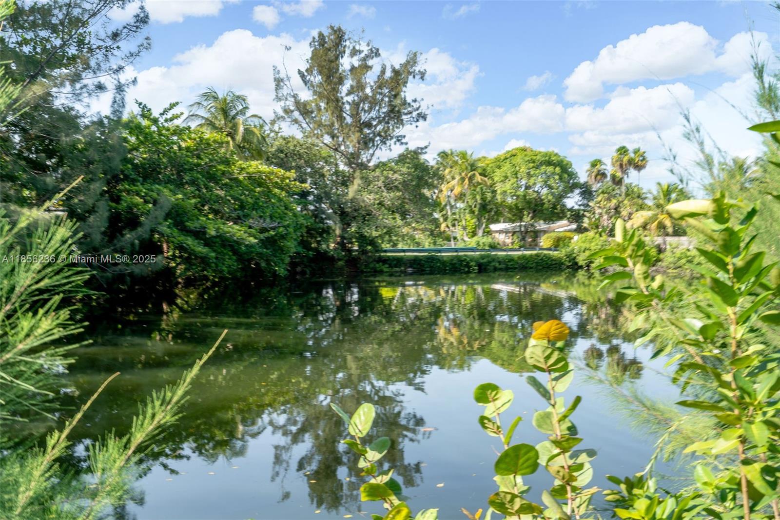 CAMBRIDGE LAWNS - Residential