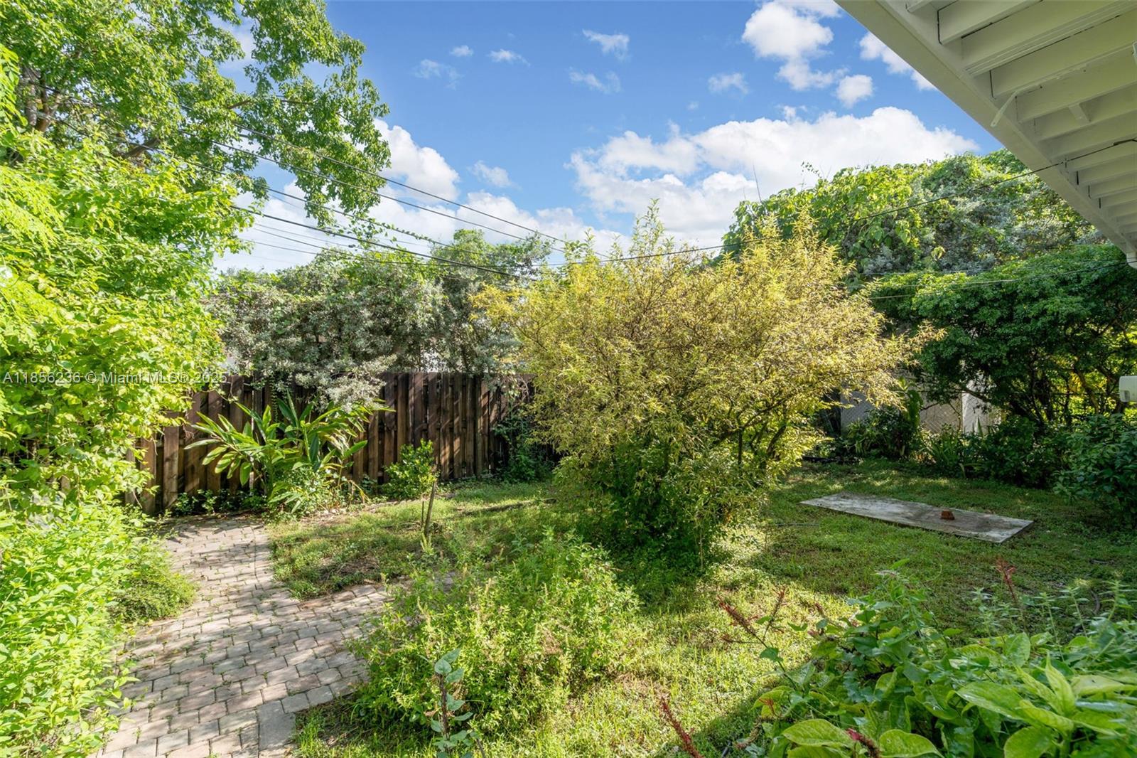 CAMBRIDGE LAWNS - Residential