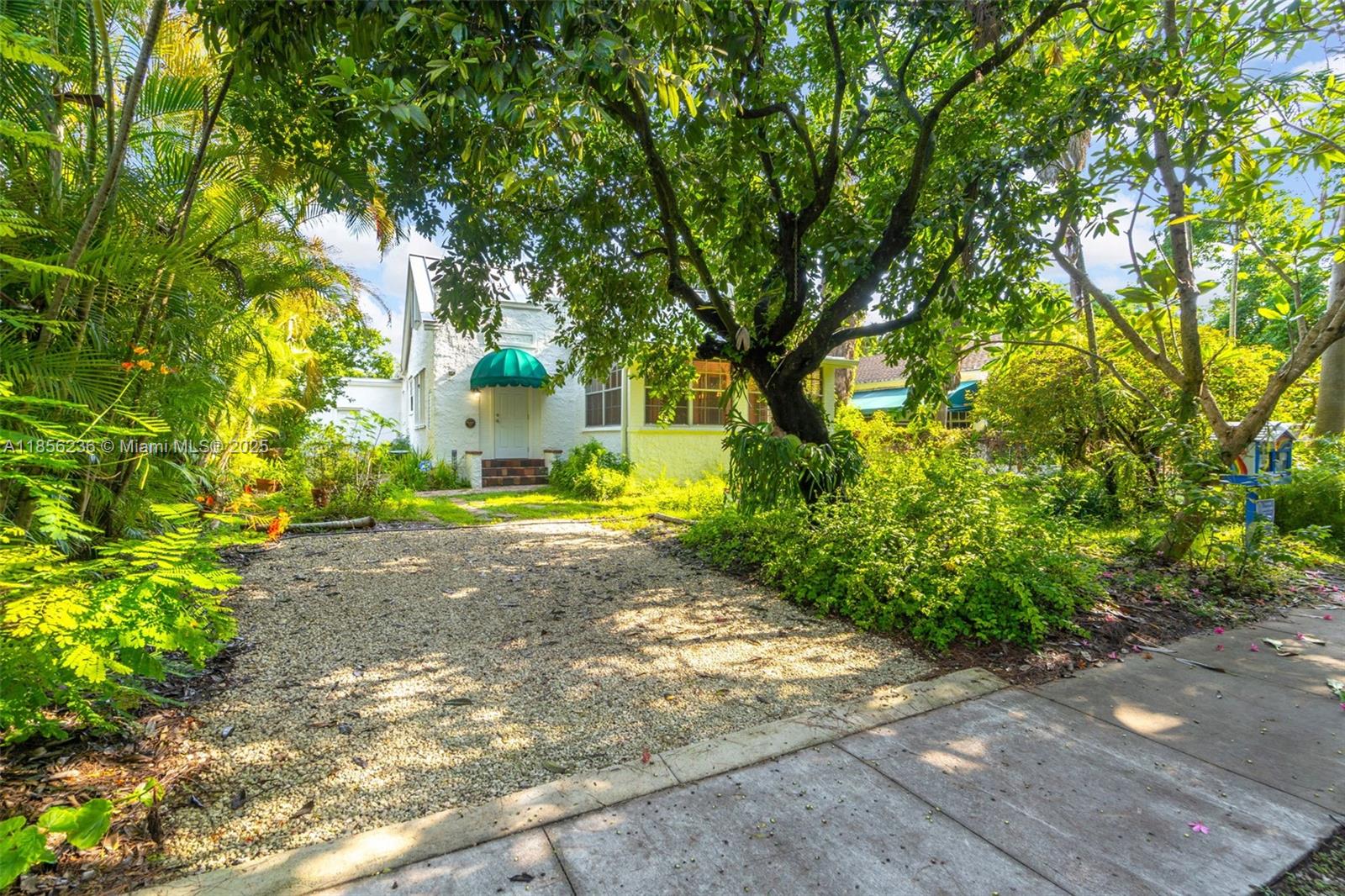 CAMBRIDGE LAWNS - Residential