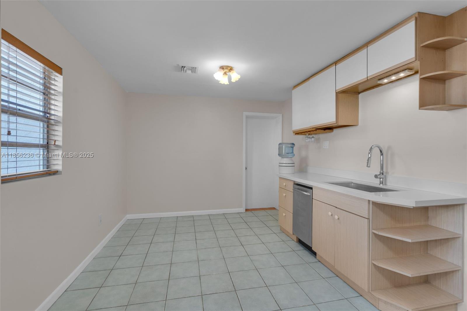 CAMBRIDGE LAWNS - Residential