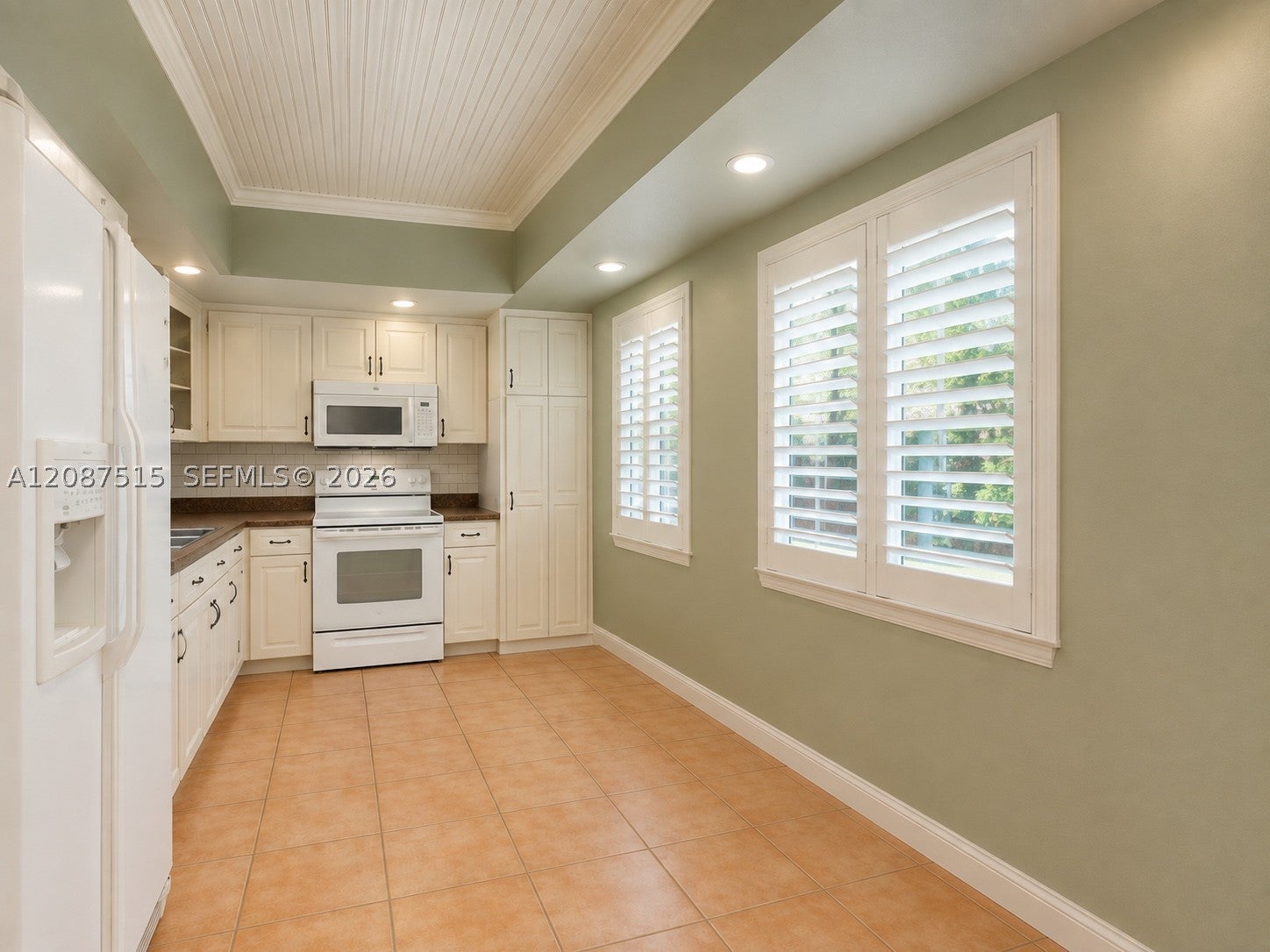 3050 NE 48th Ct 405