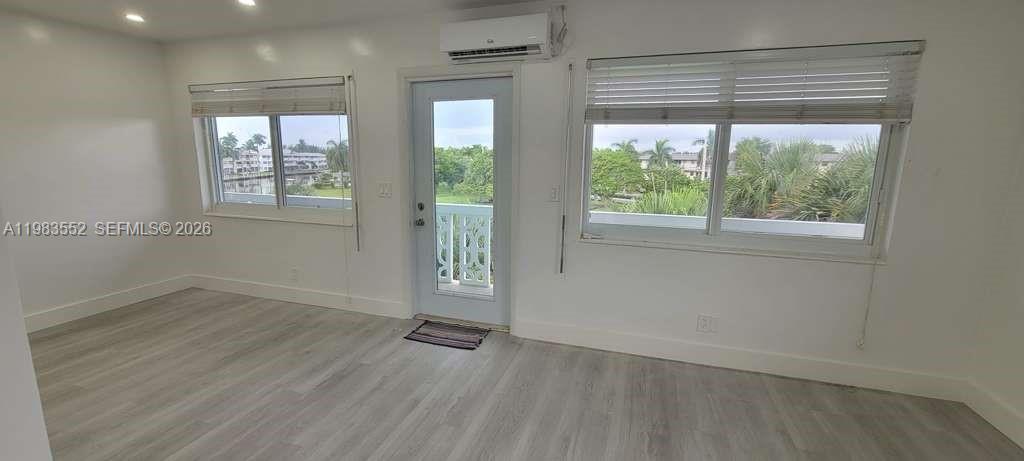 ENVOY APARTMENTS CONDOMIN - Residential