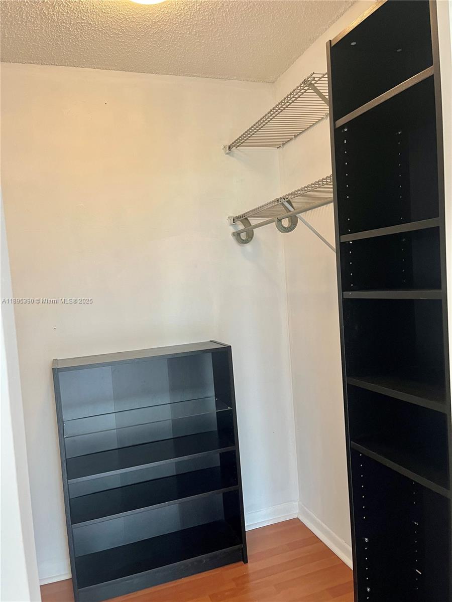 PLAZA OF AMERICAS CONDO P - Residential Lease