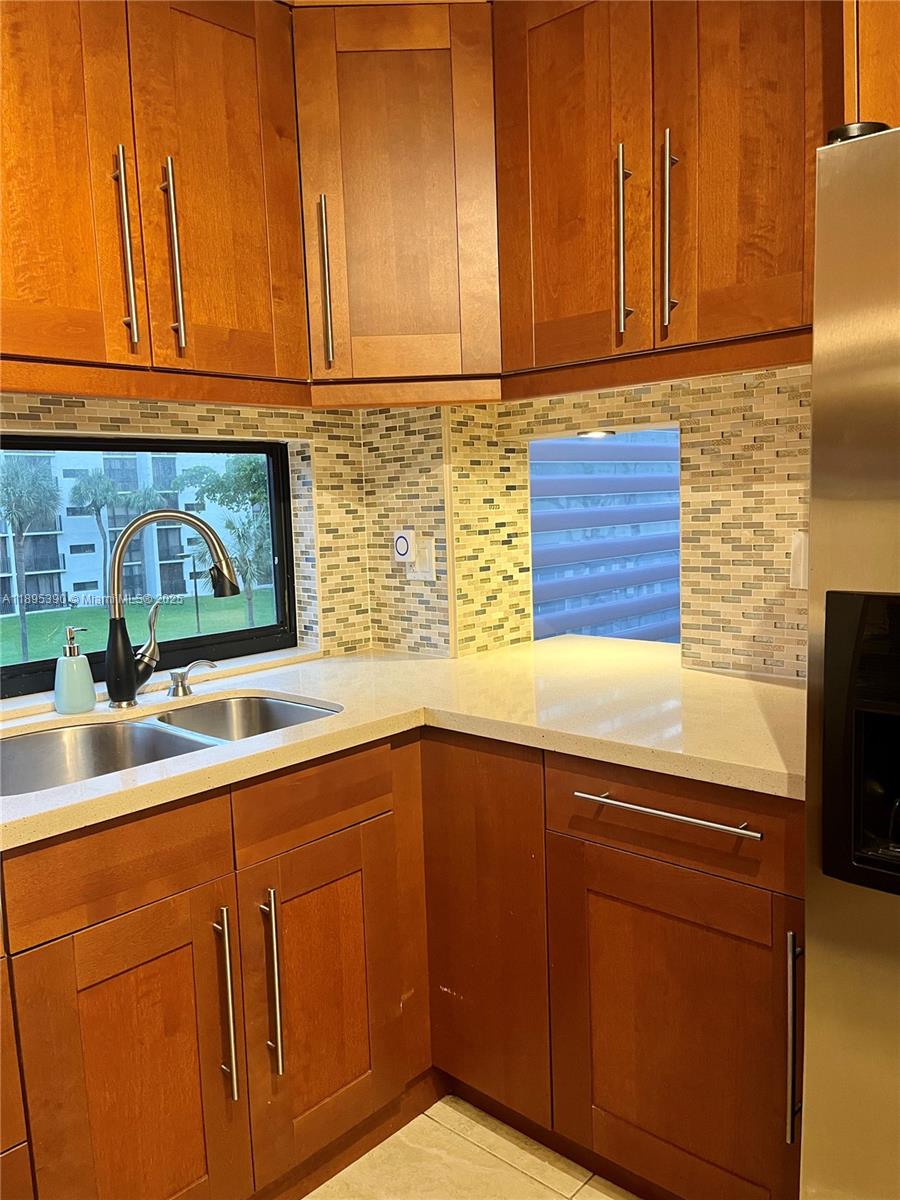 PLAZA OF AMERICAS CONDO P - Residential Lease