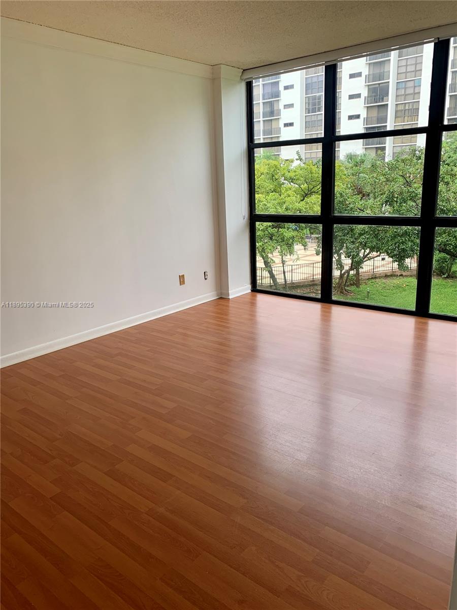 PLAZA OF AMERICAS CONDO P - Residential Lease