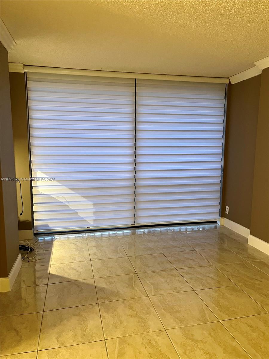 PLAZA OF AMERICAS CONDO P - Residential Lease