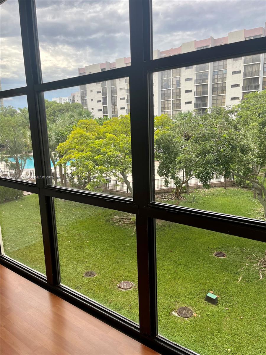 PLAZA OF AMERICAS CONDO P - Residential Lease