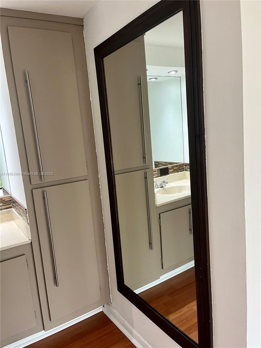 PLAZA OF AMERICAS CONDO P - Residential Lease