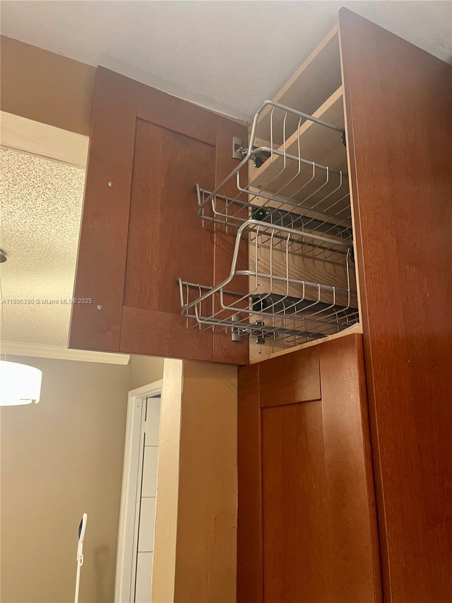 PLAZA OF AMERICAS CONDO P - Residential Lease