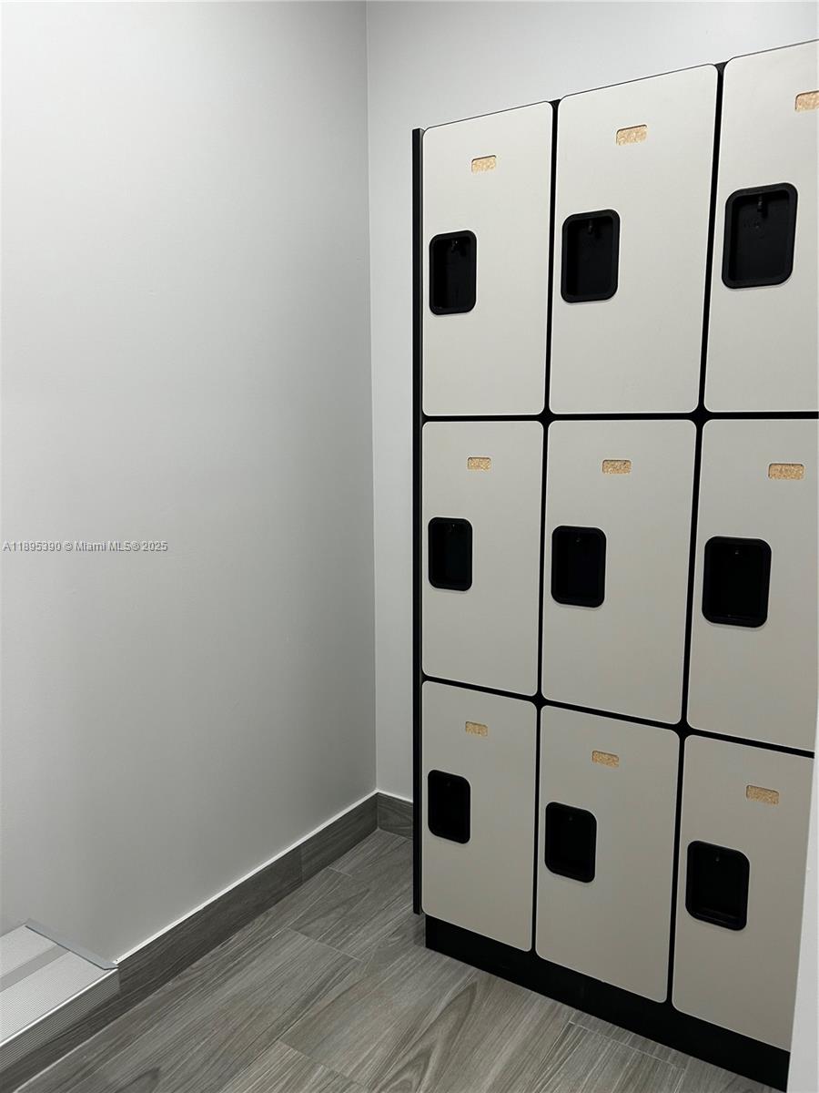 PLAZA OF AMERICAS CONDO P - Residential Lease