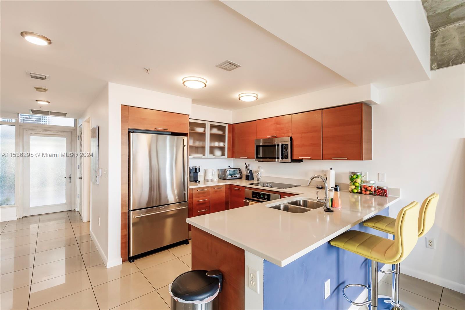 MIDBLOCK MIAMI CONDO - Residential Lease
