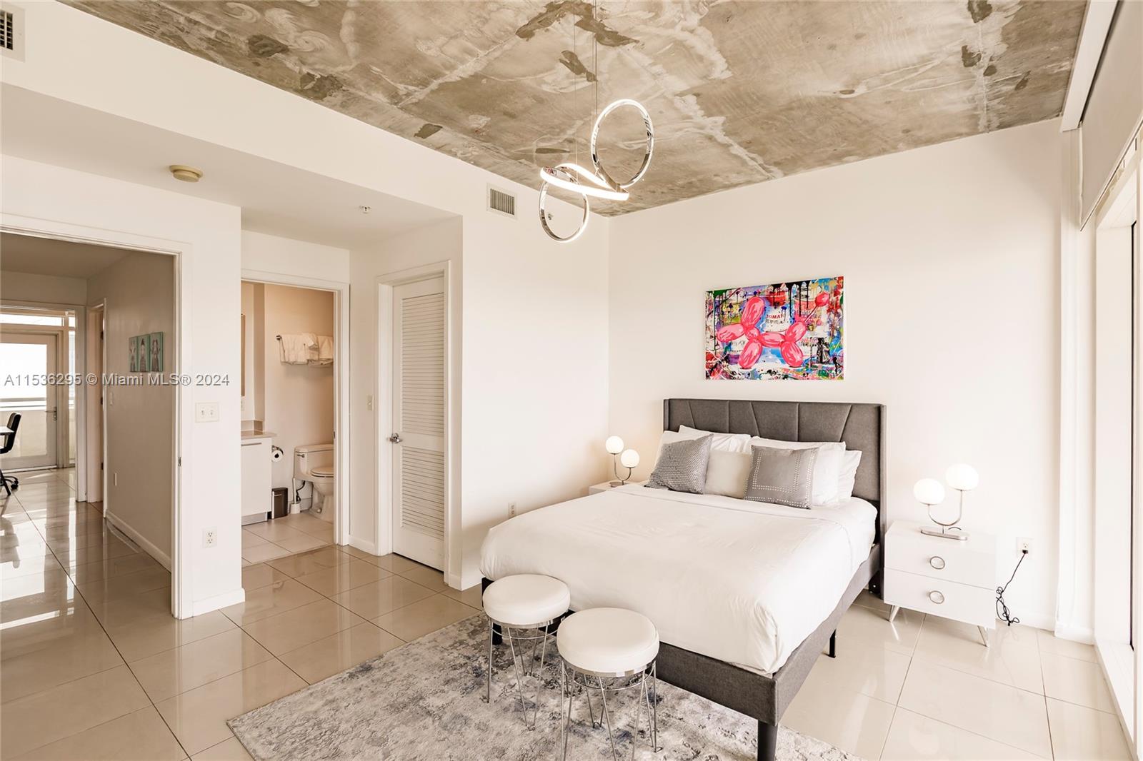 MIDBLOCK MIAMI CONDO - Residential Lease