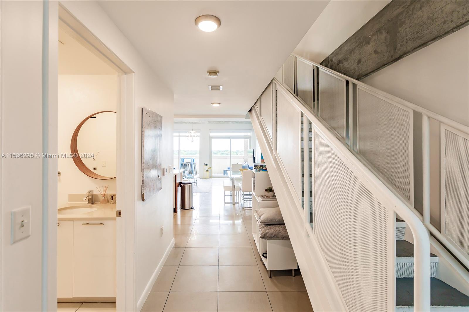 MIDBLOCK MIAMI CONDO - Residential Lease