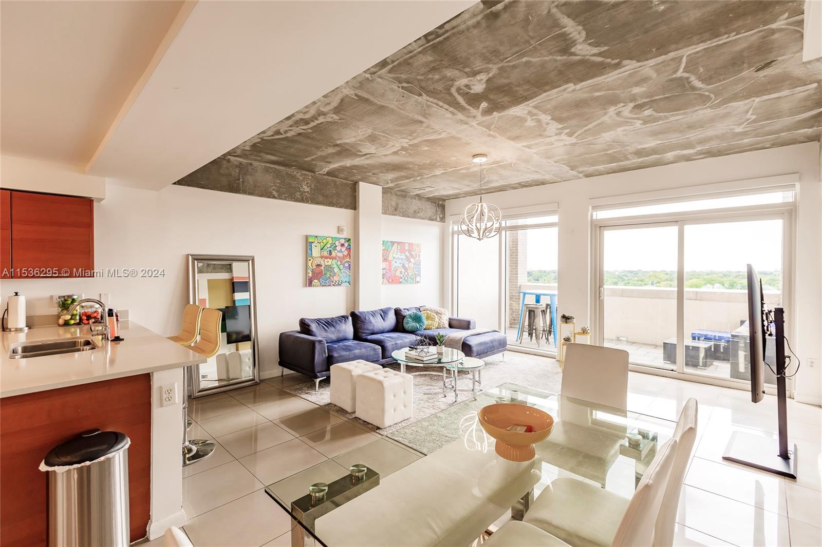 MIDBLOCK MIAMI CONDO - Residential Lease