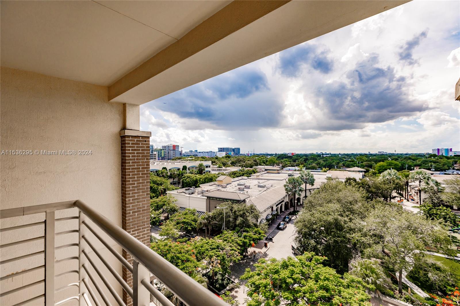 MIDBLOCK MIAMI CONDO - Residential Lease