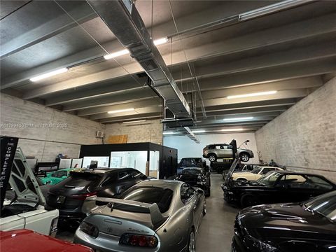 14022 SW 140 st 11 Miami FL 33186