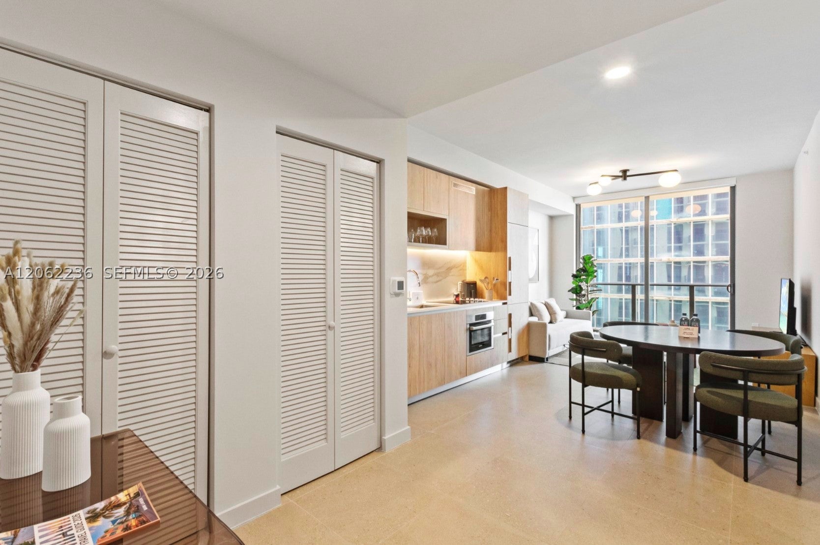 11 NE 6th St 2303