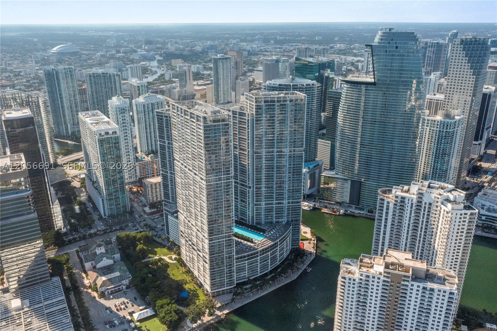 495 Brickell Ave 3702