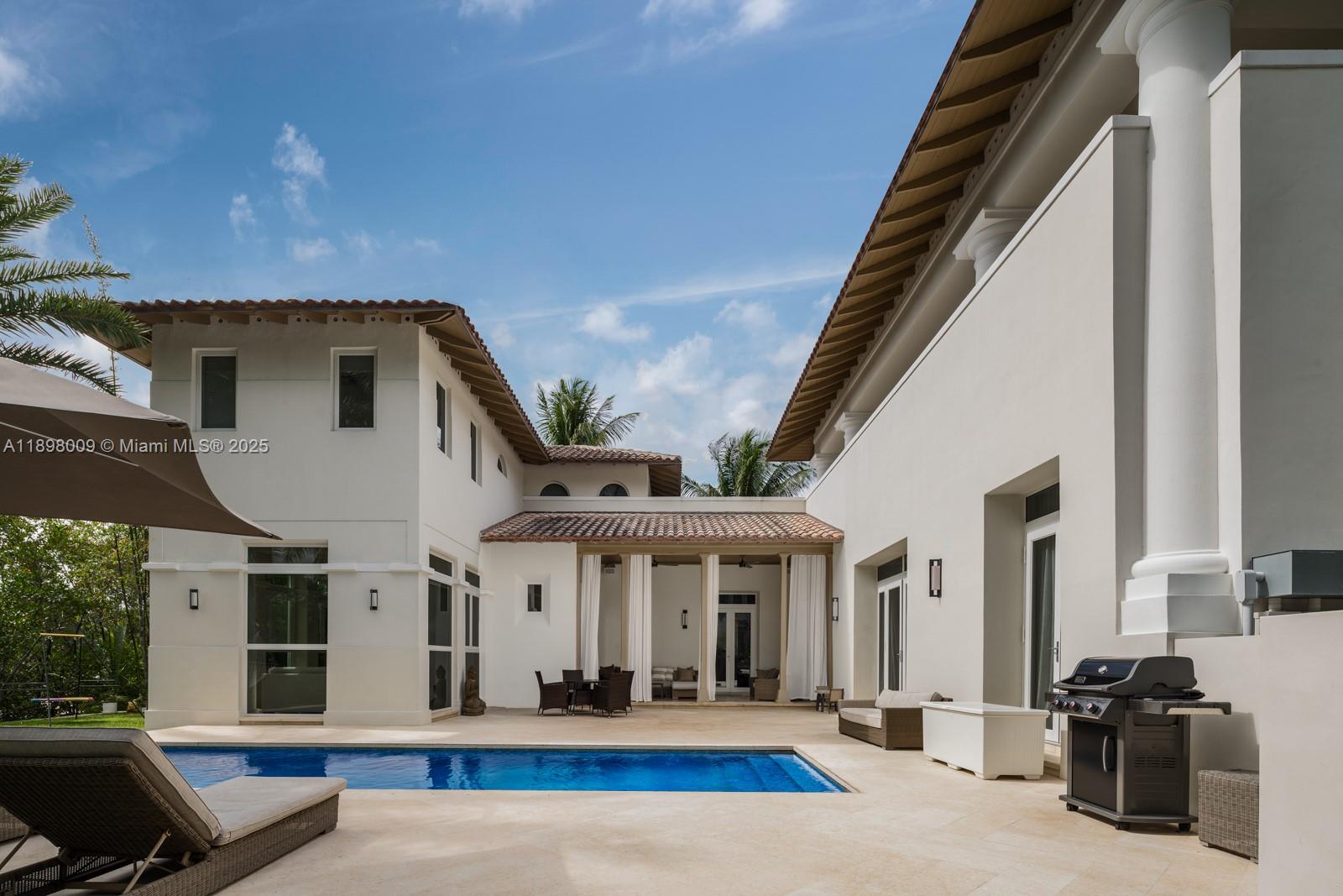 112 Paloma Dr