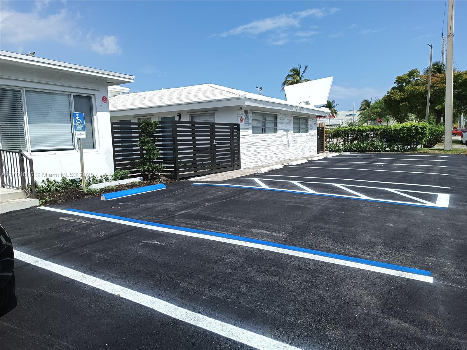 Rental Property at Address Not Disclosed, Fort Lauderdale, Broward County, Florida - Bathrooms: 1  - $1,400 MO.