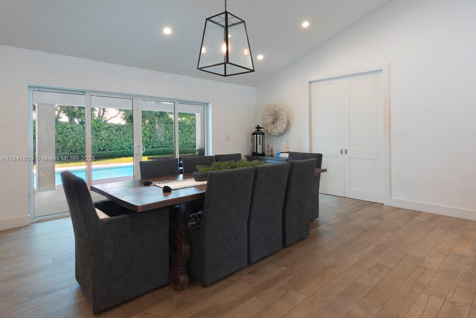 PINE BAY ESTATES SOUTH - Residential