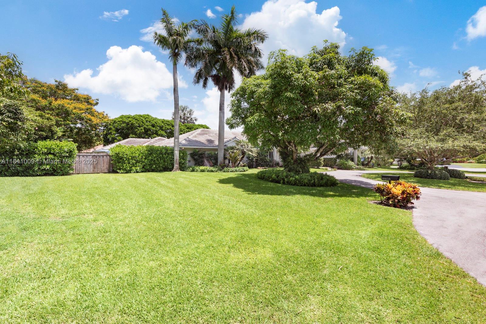 15503 SW 74th Pl, Palmetto Bay, FL, 33157/$2,649,000 1 15503 SW 74th Pl