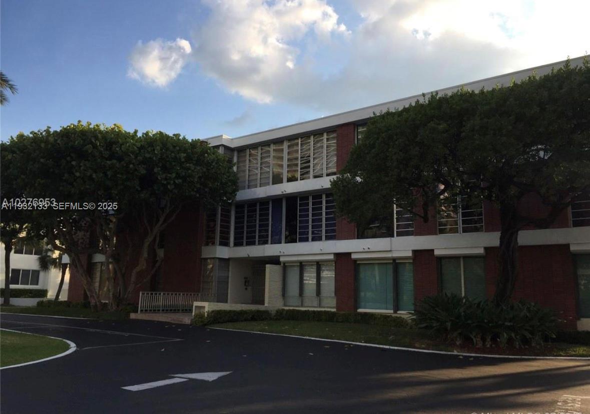 10210 LANAI CONDO - Residential