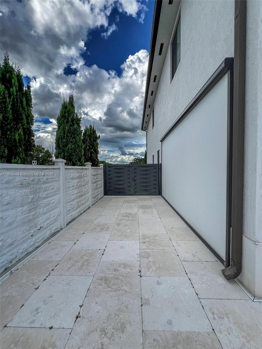 BISMARK ESTATES - Residential Lease