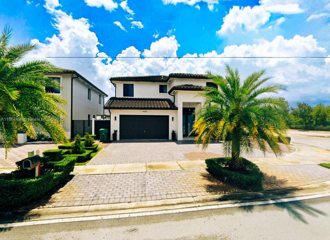 Elegant and spacious corner home with over 4,000 sq ft of luxury living. Private resort-style backyard with spectacular pool, integrated spa, and expansive terrace. Includes side parking for RV or boat. High ceilings provide abundant natural light and openness. Terrace features a fully equipped outdoor kitchen with a bar and billiard table for entertainment. Office with elegant furnishings, modern finishes, and an open layout, ready to move in. Available Sept 1st. Short-term or seasonal leases may be considered at adjusted rates. Contact the listing agent for details.