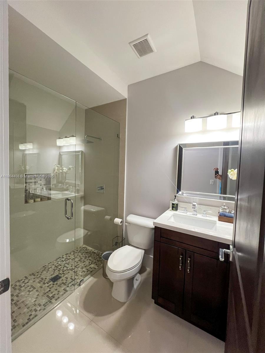 BISMARK ESTATES - Residential Lease