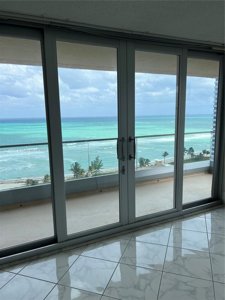 MALAGA TOWERS CONDO - Residential