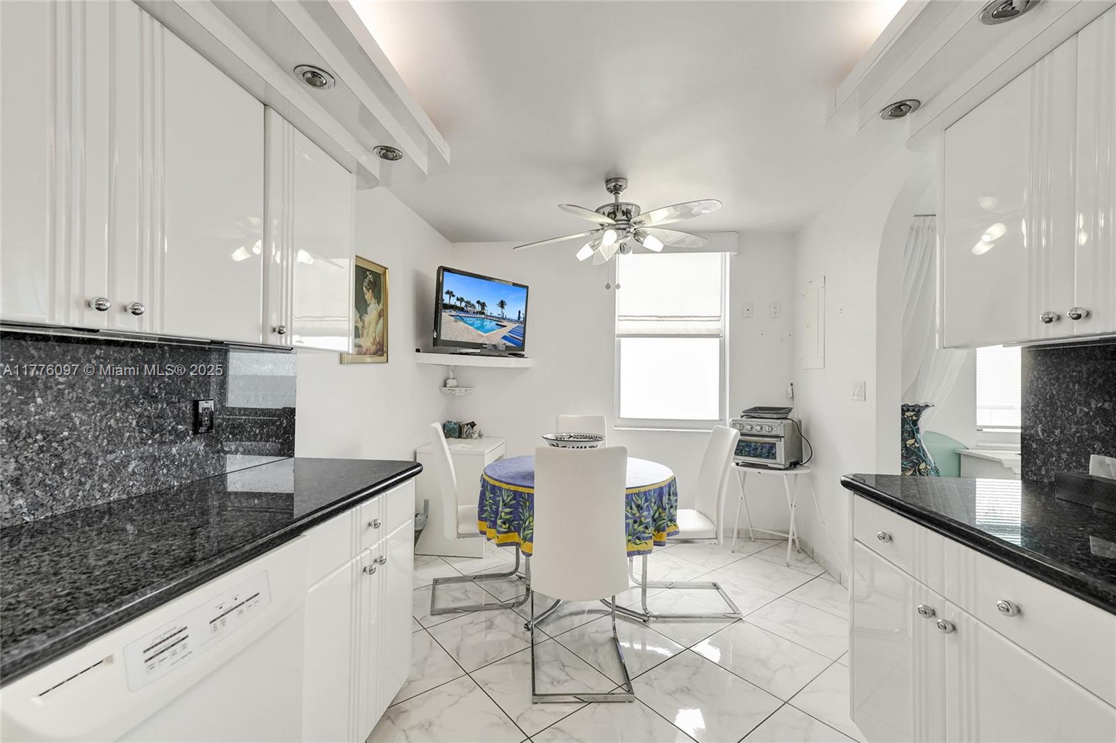 MALAGA TOWERS CONDO - Residential