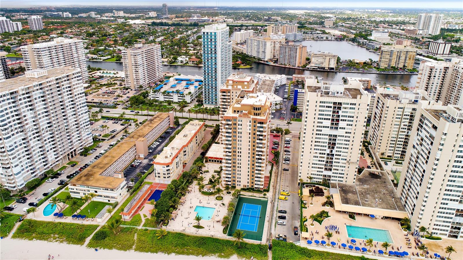 MALAGA TOWERS CONDO - Residential