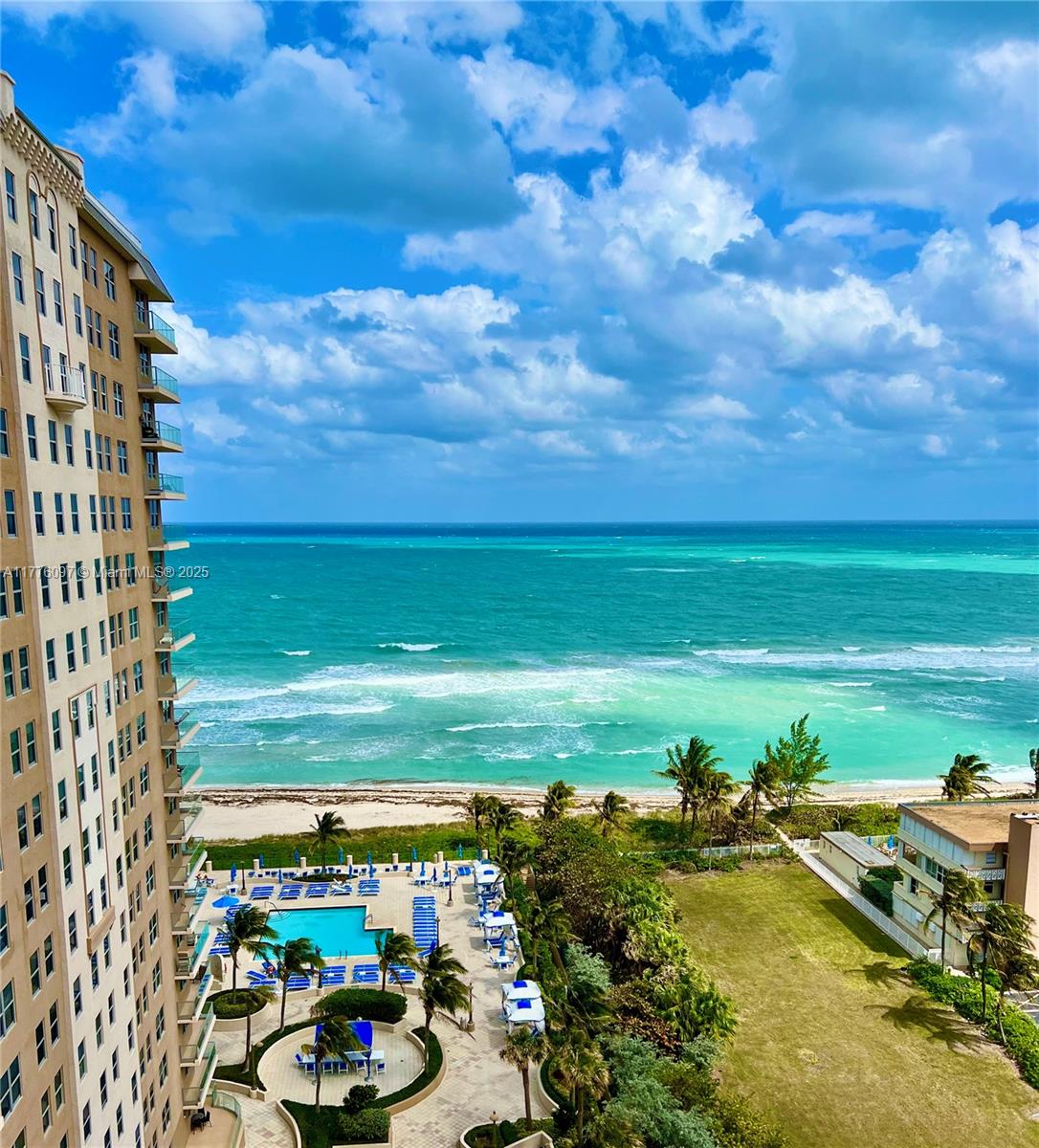 MALAGA TOWERS CONDO - Residential