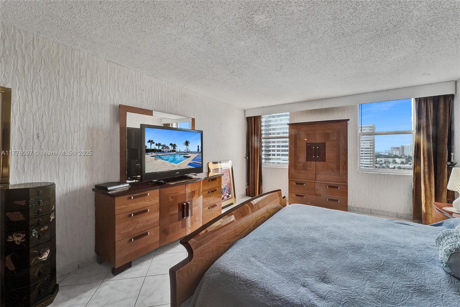 MALAGA TOWERS CONDO - Residential