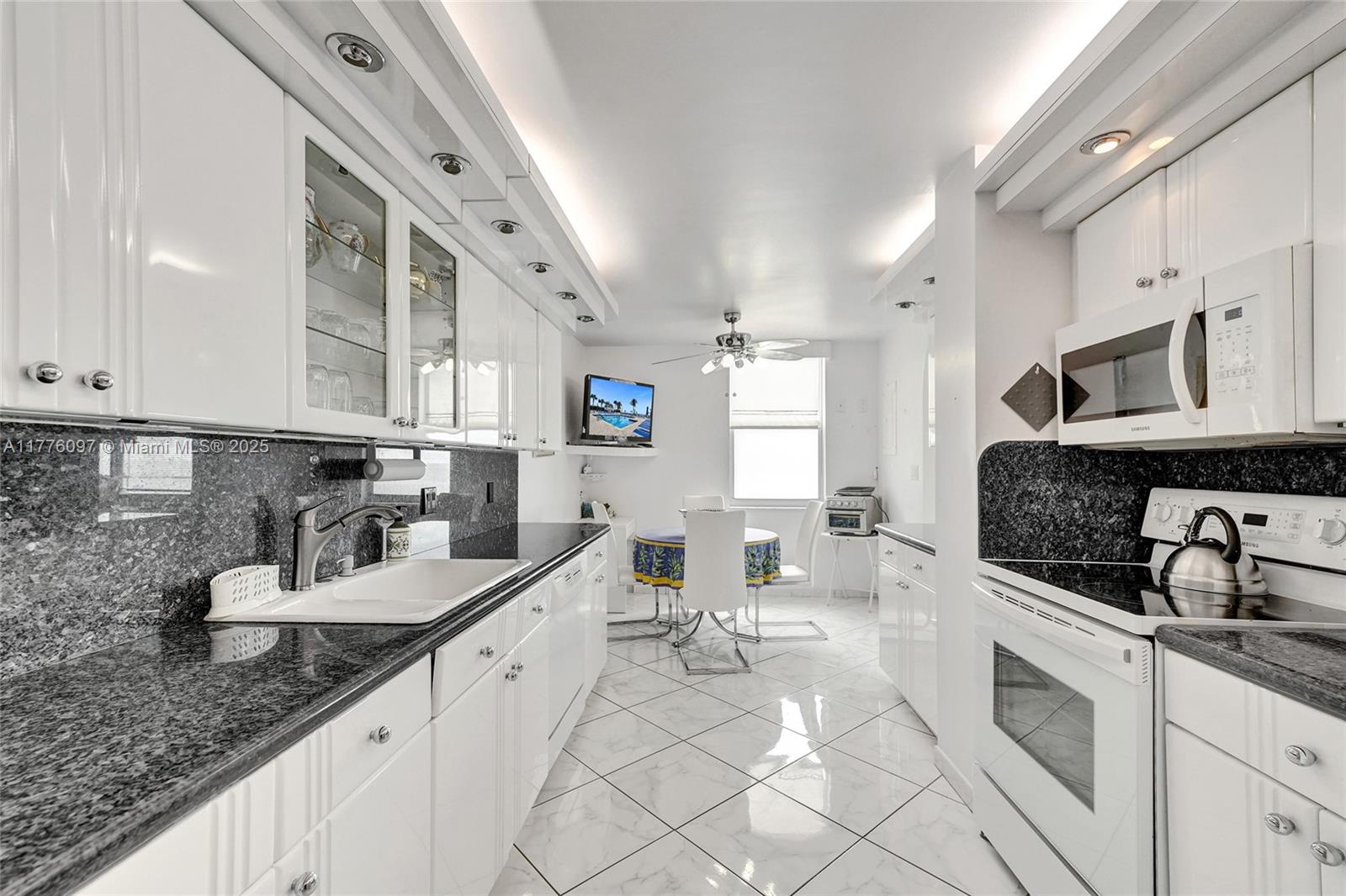 MALAGA TOWERS CONDO - Residential