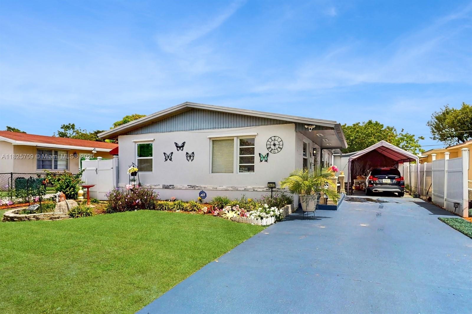 A charming ranch-style home with an open concept, located in the neighborhood of West Park (just 3 blocks north of County Line Rd). 4 beds, 2 baths (3-piece master bath), updated kitchen with stainless steel appliances (kitchen appliances from 2013), and an updated main bathroom. No popcorn ceiling (main house), A/C 2018, roof 2024, brand-new tankless water heater (2024), and other appliances from 2018. Ample parking for your RV and 4 cars in the enclosed, fenced front yard, plus room to entertain in the fully fenced backyard. At 1,526 sq. ft., it's the largest 4/2 home within a one-mile radius. A MUST-SEE HOME! You will fall in love with this property.