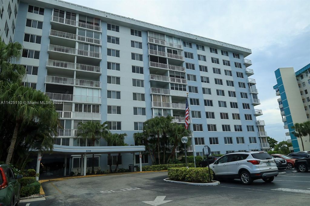 Photo of 4200 Hillcrest Dr #211, Hollywood, FL 33021 (MLS # A11425110)