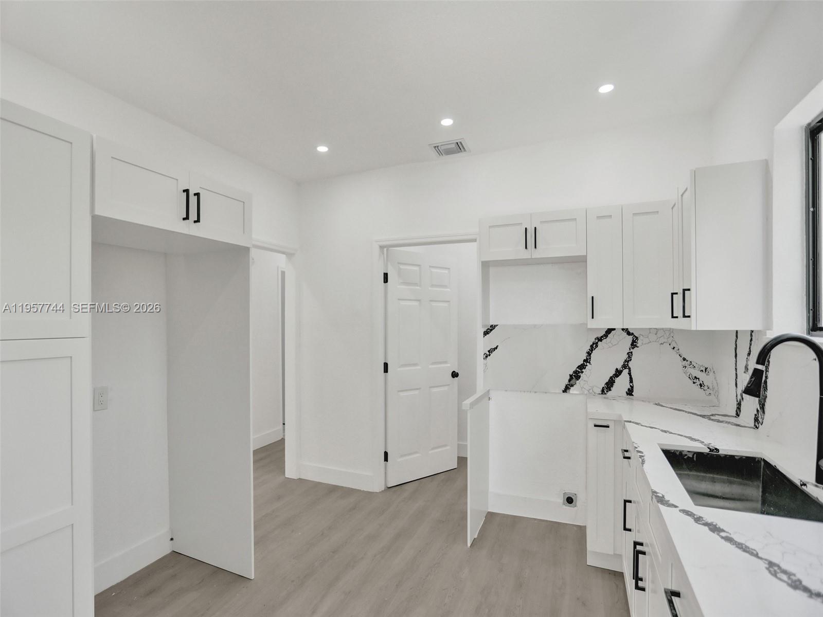 IRONS MANOR 1ST ADDN - Residential