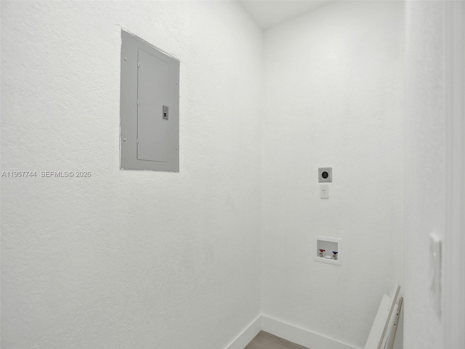 IRONS MANOR 1ST ADDN - Residential