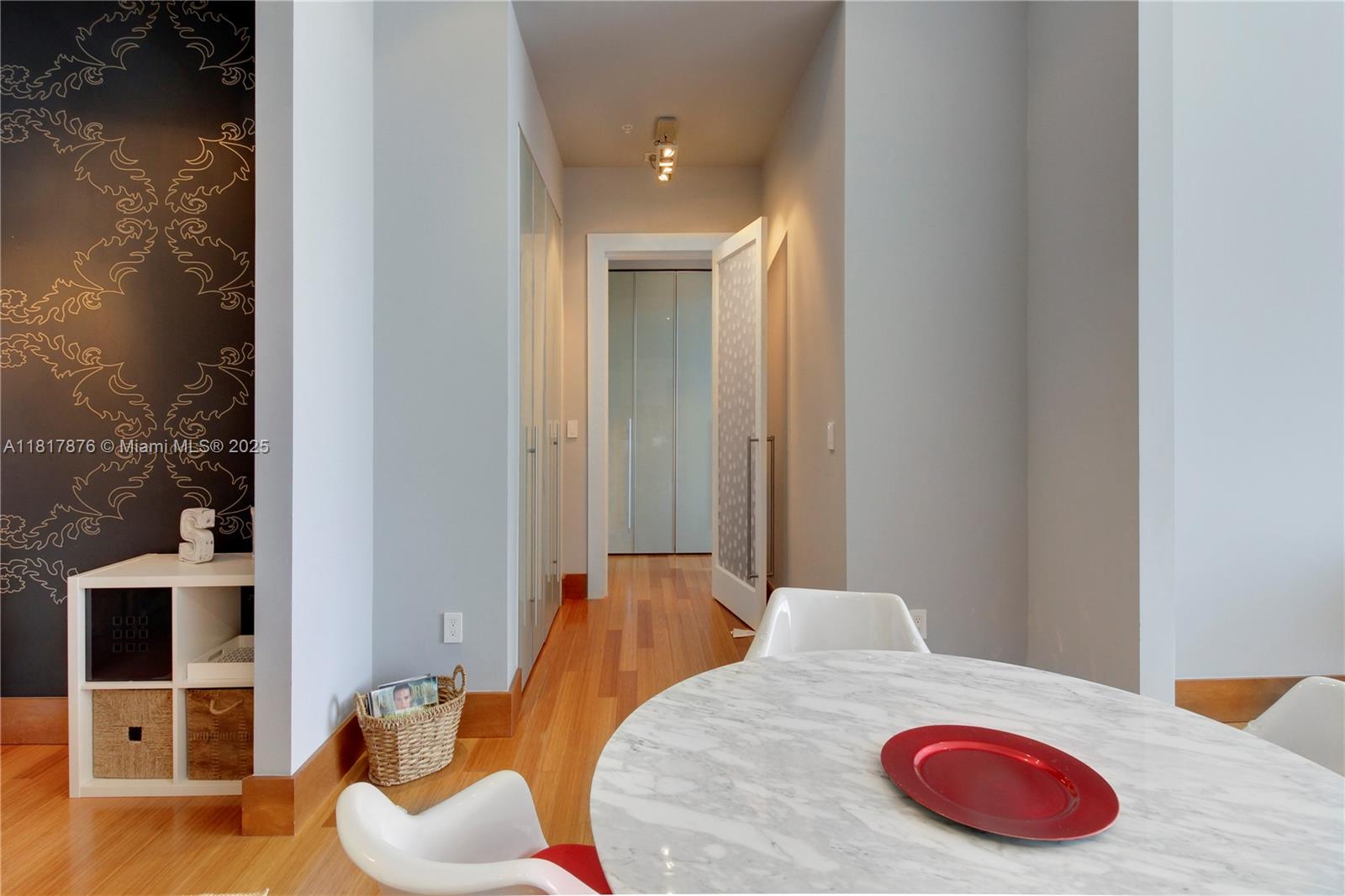 THE MERIDIAN CONDO - Residential